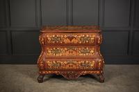 18th Century Dutch Marquetry Inlaid Walnut Bombe Shaped Chest (10 of 11) 18th Century Dutch Marquetry Inlaid Walnut Bombe Shaped Chest (10 of 11)