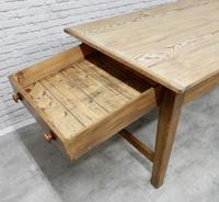 Large Farmhouse Pine Kitchen Table (5 of 9) Large Farmhouse Pine Kitchen Table (5 of 9)