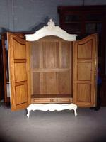 Stunning French Carved Armoire (4 of 9) Stunning French Carved Armoire (4 of 9)