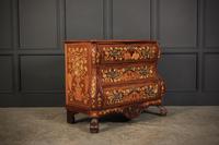 18th Century Dutch Marquetry Inlaid Walnut Bombe Shaped Chest (8 of 11) 18th Century Dutch Marquetry Inlaid Walnut Bombe Shaped Chest (8 of 11)