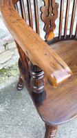 Fine Quality High Back Yew Wood Windsor Chair (2 of 3) Fine Quality High Back Yew Wood Windsor Chair (2 of 3)