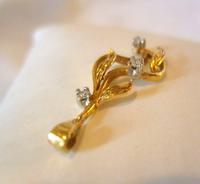 9ct Gold & Diamond Leaf Pendant 1980 Fully Hallmarked 2.8cm Length 1.1 Grams (6 of 9) 9ct Gold & Diamond Leaf Pendant 1980 Fully Hallmarked 2.8cm Length 1.1 Grams (6 of 9)