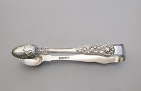 Pair of William IV Cast Silver 'Rose Pattern' Sugar Tongs by Lias Bros, London, 1832 (4 of 8) Pair of William IV Cast Silver 'Rose Pattern' Sugar Tongs by Lias Bros, London, 1832 (4 of 8)