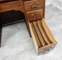 Oak Pedestal Desk (7 of 9) Oak Pedestal Desk (7 of 9)