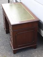 1960s Mahogany Pedestal Desk with Green Leather Inset on Top (2 of 3) 1960s Mahogany Pedestal Desk with Green Leather Inset on Top (2 of 3)