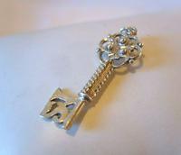 Vintage Silver Ladies Bracelet Charm 1960s 21st Birthday Key Set With Faux Rubies (5 of 5) Vintage Silver Ladies Bracelet Charm 1960s 21st Birthday Key Set With Faux Rubies (5 of 5)