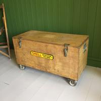 VINTAGE Industrial CHEST Coffee Table Mid Century Old Wooden TRUNK Retro Storage Box + Castors (7 of 12) VINTAGE Industrial CHEST Coffee Table Mid Century Old Wooden TRUNK Retro Storage Box + Castors (7 of 12)