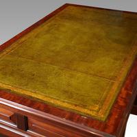 Edwardian mahogany large pedestal desk (12 of 14) Edwardian mahogany large pedestal desk (12 of 14)