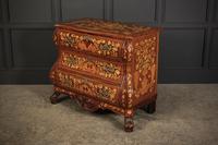 18th Century Dutch Marquetry Inlaid Walnut Bombe Shaped Chest (5 of 11) 18th Century Dutch Marquetry Inlaid Walnut Bombe Shaped Chest (5 of 11)