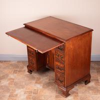 Mahogany Kneehole Desk With Brushing Slide (4 of 17) Mahogany Kneehole Desk With Brushing Slide (4 of 17)