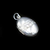 Antique Aesthetic Ivy Sterling Silver Oval Locket Pendant (6 of 10) Antique Aesthetic Ivy Sterling Silver Oval Locket Pendant (6 of 10)