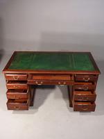 Good Late 19th Century Pedestal Desk with a Triple Inlaid Leather Top (6 of 7) Good Late 19th Century Pedestal Desk with a Triple Inlaid Leather Top (6 of 7)