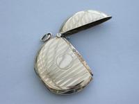 Edwardian 9 Carat Gold Circular Vesta Case (4 of 12) Edwardian 9 Carat Gold Circular Vesta Case (4 of 12)