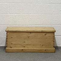 Old Pine Box (2 of 4) Old Pine Box (2 of 4)