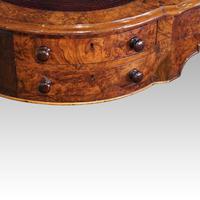 Victorian Inlaid Walnut Kidney Desk (10 of 14) Victorian Inlaid Walnut Kidney Desk (10 of 14)