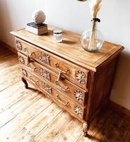 French Antique Style Oak Chest of Drawers / Drawers / Commode (2 of 5) French Antique Style Oak Chest of Drawers / Drawers / Commode (2 of 5)