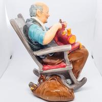 Royal Doulton The Toy Maker HN 2250 (3 of 5) Royal Doulton The Toy Maker HN 2250 (3 of 5)