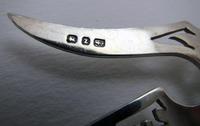 Beautiful Victorian 1899 Solid Sterling Silver Antique Repousse Bread Muffin Cake Fork Server (4 of 8) Beautiful Victorian 1899 Solid Sterling Silver Antique Repousse Bread Muffin Cake Fork Server (4 of 8)