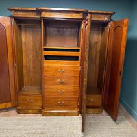 Spectacular Quality Figured Burr Walnut Antique Triple Wardrobe (9 of 10) Spectacular Quality Figured Burr Walnut Antique Triple Wardrobe (9 of 10)