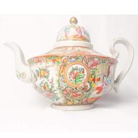 19th Century Cantonese Femille Rose Large Tea Pot (2 of 12) 19th Century Cantonese Femille Rose Large Tea Pot (2 of 12)