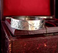 Victorian Silver Bangle, Swallows, Aesthetic era (8 of 12) Victorian Silver Bangle, Swallows, Aesthetic era (8 of 12)