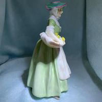 Rare Royal Doulton Figurine, HN1712, “Daffy Down Dilly” (9 of 11) Rare Royal Doulton Figurine, HN1712, “Daffy Down Dilly” (9 of 11)