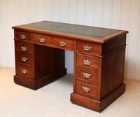 Late 19th Century Walnut Pedestal Desk c.1895 (10 of 10) Late 19th Century Walnut Pedestal Desk c.1895 (10 of 10)