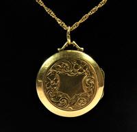 Edwardian Engraved 9ct Yellow Gold Locket Pendant (2 of 10) Edwardian Engraved 9ct Yellow Gold Locket Pendant (2 of 10)