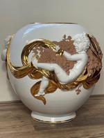 Beautiful Hollywood Regency Style Oversized Porcelain & Terracotta Cherub Floor Vase (44 of 52) Beautiful Hollywood Regency Style Oversized Porcelain & Terracotta Cherub Floor Vase (44 of 52)