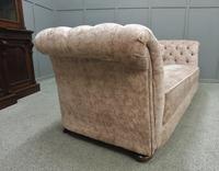 Late Victorian Chesterfield Sofa (10 of 14) Late Victorian Chesterfield Sofa (10 of 14)