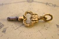 Georgian Pocket Watch Fob Key 1830s Antique Brass Heart Key Size 4 (3 of 10) Georgian Pocket Watch Fob Key 1830s Antique Brass Heart Key Size 4 (3 of 10)