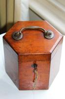 Lachenal Mahogany concertina in the original carrier case which is in very good condition (6 of 13) Lachenal Mahogany concertina in the original carrier case which is in very good condition (6 of 13)