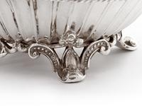 Victorian Oval Silver Plated Swing Handle Basket with Wheat and Rope Border on Four Cast Scroll Feet (4 of 5) Victorian Oval Silver Plated Swing Handle Basket with Wheat and Rope Border on Four Cast Scroll Feet (4 of 5)