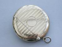 Edwardian 9 Carat Gold Circular Vesta Case (3 of 12) Edwardian 9 Carat Gold Circular Vesta Case (3 of 12)