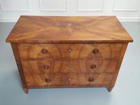 Beautifully Figured Walnut Commode c.1830 (2 of 8) Beautifully Figured Walnut Commode c.1830 (2 of 8)