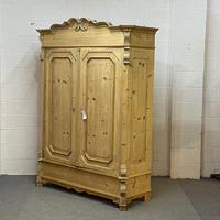 Beautiful Ornate Antique Pine Wardrobe - Dismantles (3 of 5) Beautiful Ornate Antique Pine Wardrobe - Dismantles (3 of 5)