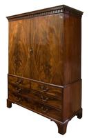 George III Mahogany Linen Press (2 of 9) George III Mahogany Linen Press (2 of 9)