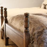 Country Style Matching Pair of Twin Single Oak Beds (4 of 9) Country Style Matching Pair of Twin Single Oak Beds (4 of 9)