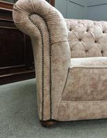 Late Victorian Chesterfield Sofa (4 of 14) Late Victorian Chesterfield Sofa (4 of 14)