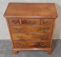 Small Mahogany Georgian Style Chest of Drawers (4 of 7) Small Mahogany Georgian Style Chest of Drawers (4 of 7)