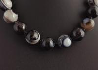 Antique Victorian Banded Agate Bead Necklace (3 of 13) Antique Victorian Banded Agate Bead Necklace (3 of 13)