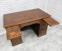 Oak Pedestal Desk (8 of 9) Oak Pedestal Desk (8 of 9)