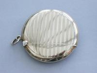 Edwardian 9 Carat Gold Circular Vesta Case (10 of 12) Edwardian 9 Carat Gold Circular Vesta Case (10 of 12)