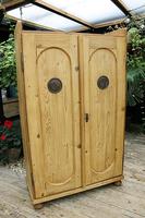 Fabulous Old Pine 2 Door Cupboard / Linen Cupboard / Food / Larder with Shelves - We Deliver! (3 of 11) Fabulous Old Pine 2 Door Cupboard / Linen Cupboard / Food / Larder with Shelves - We Deliver! (3 of 11)