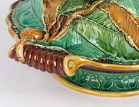 Minton Majolica Pottery Pedestal Chestnut Dish Dated 1867 (3 of 14) Minton Majolica Pottery Pedestal Chestnut Dish Dated 1867 (3 of 14)