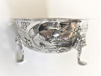 A Superb Bird Embossed Irish Silver Bowl (4 of 8) A Superb Bird Embossed Irish Silver Bowl (4 of 8)