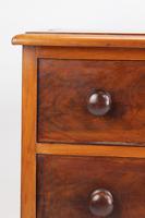 Small Victorian Mahogany Chest of Drawers / Commode (12 of 13) Small Victorian Mahogany Chest of Drawers / Commode (12 of 13)