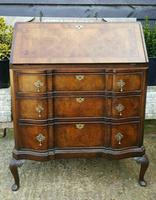 Queen Anne Burr Walnut Bureau (4 of 4) Queen Anne Burr Walnut Bureau (4 of 4)