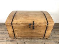 Large Antique Pine Dome Top Trunk (2 of 9) Large Antique Pine Dome Top Trunk (2 of 9)