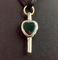 Antique Georgian Gold Heart Watch Key, Citrine & Bloodstone (3 of 9) Antique Georgian Gold Heart Watch Key, Citrine & Bloodstone (3 of 9)